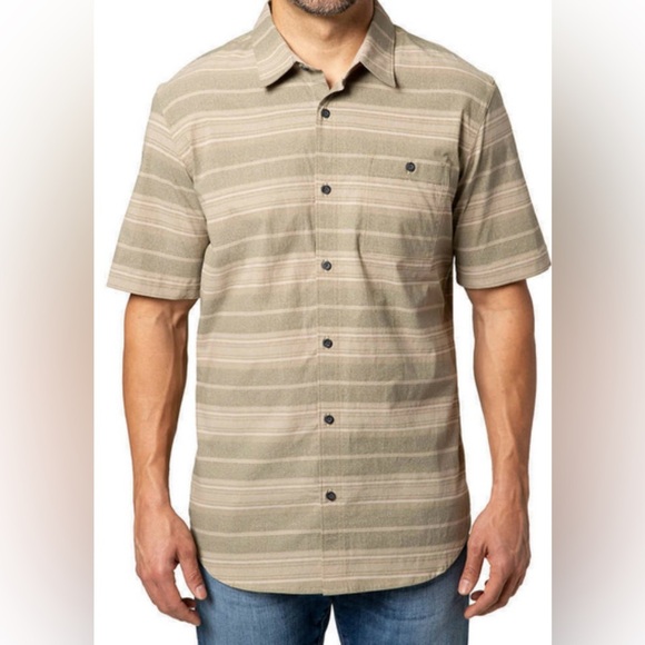 VOYAGER MEN'S STRETCH WOVEN SHORT SLEEVE SHIRT SIZE XL - Picture 1 of 7